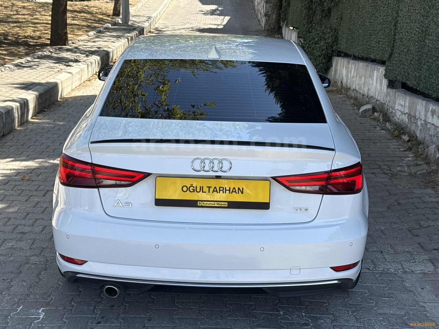 Galeriden Audi A3 Sedan 1.6 TDI Design Line 2018 Model İzmir 199.000 km Beyaz 4