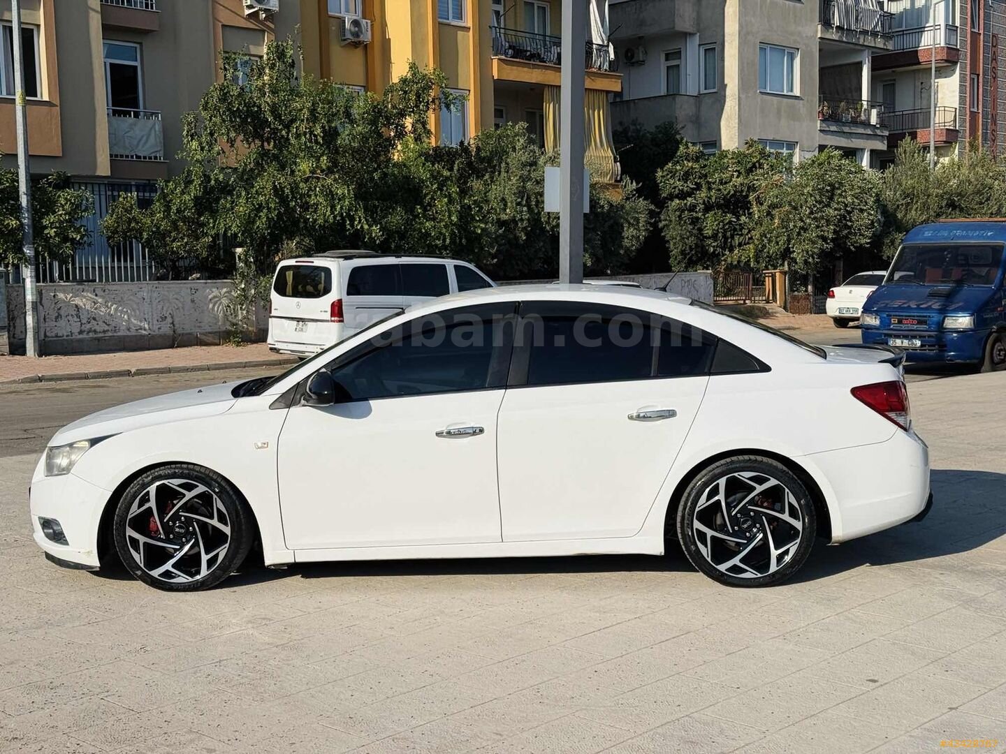 Galeriden Chevrolet Cruze 1.6 LS Plus 2010 Model Antalya 245.000 km Beyaz 4