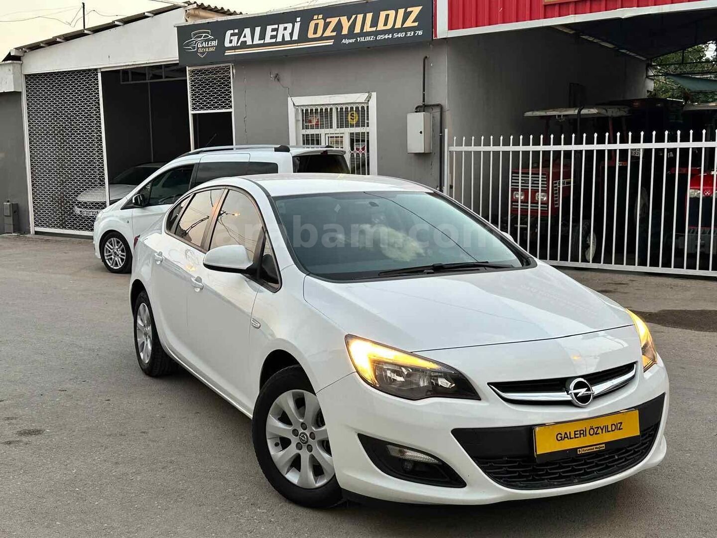 Galeriden Opel Astra 1.6 Edition Plus 2018 Model Adıyaman 54.000 km Beyaz 2