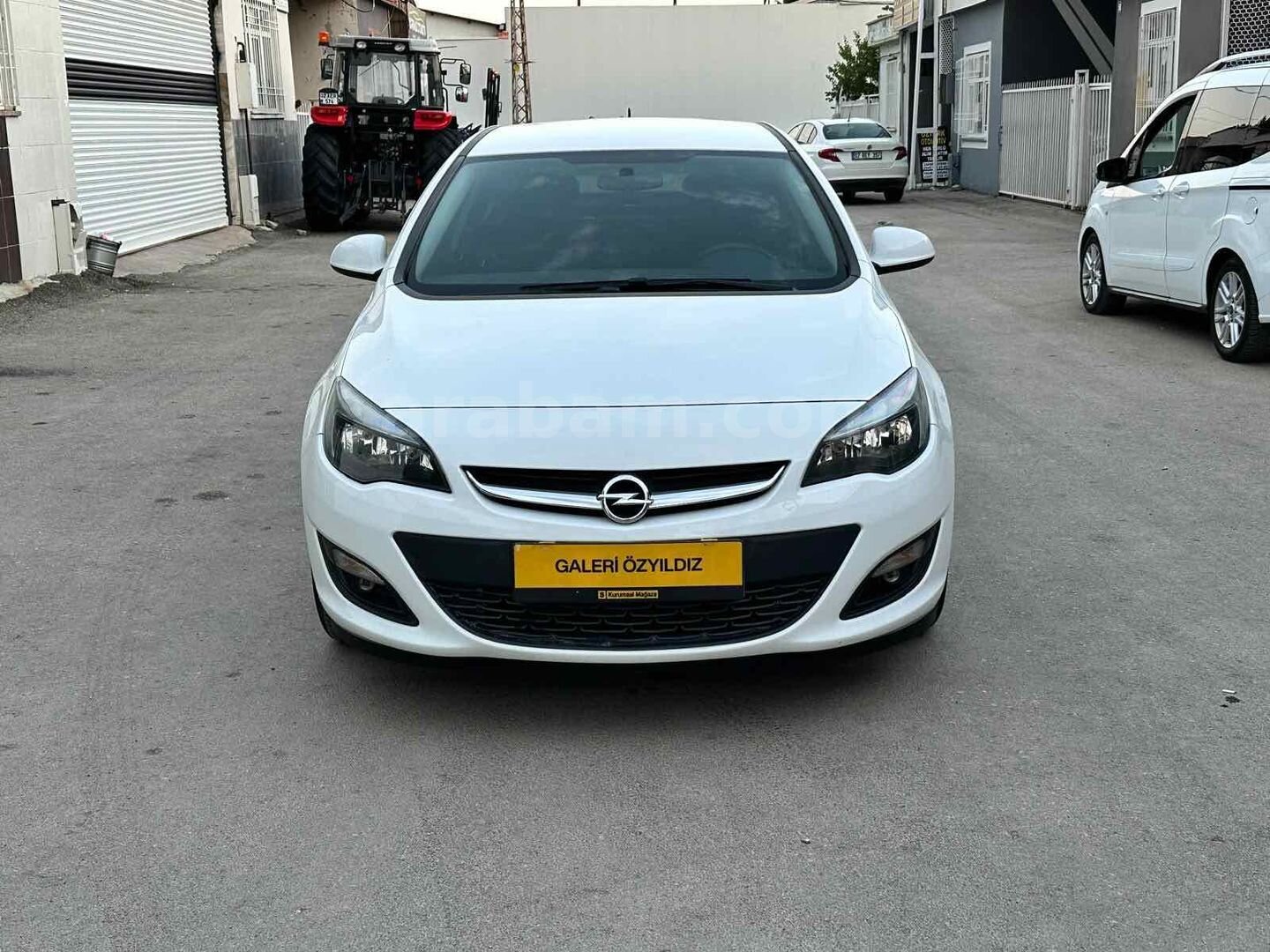 Galeriden Opel Astra 1.6 Edition Plus 2018 Model Adıyaman 54.000 km Beyaz 3