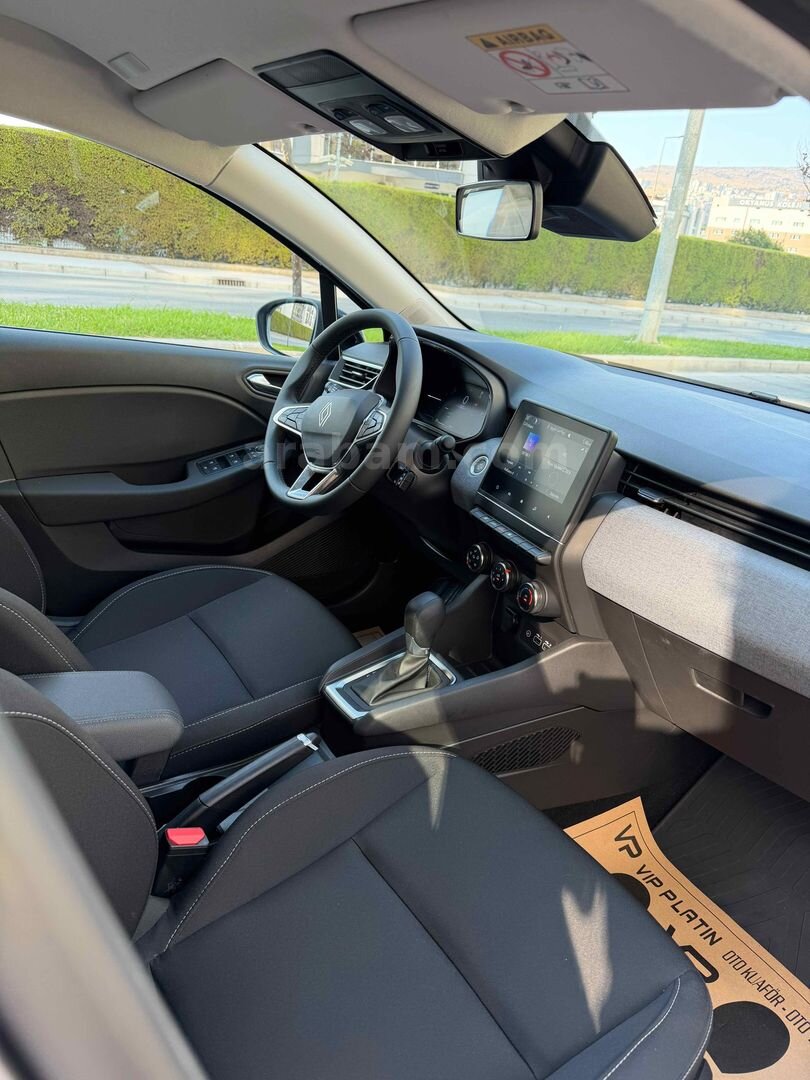 Galeriden Renault Clio 1.0 TCe Evolution 2025 Model Elazığ 13.000 km Gri 6