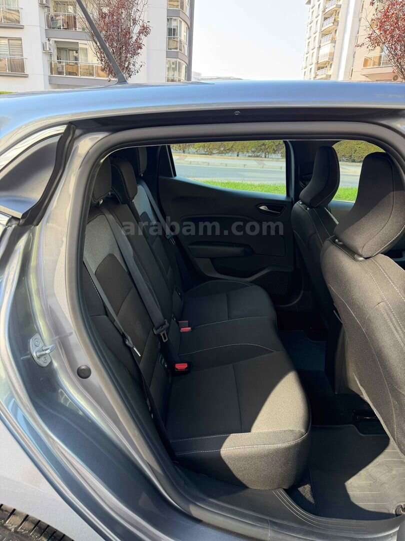 Galeriden Renault Clio 1.0 TCe Evolution 2025 Model Elazığ 13.000 km Gri 7