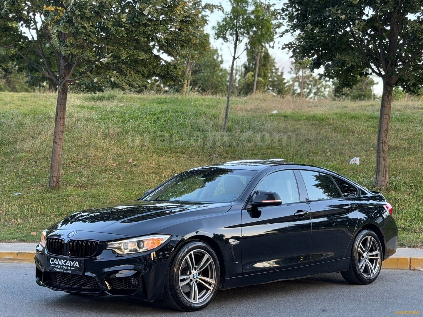 Galeriden BMW 4 Serisi 418i Gran Coupe 2015 Model İstanbul 195.000 km Siyah 1