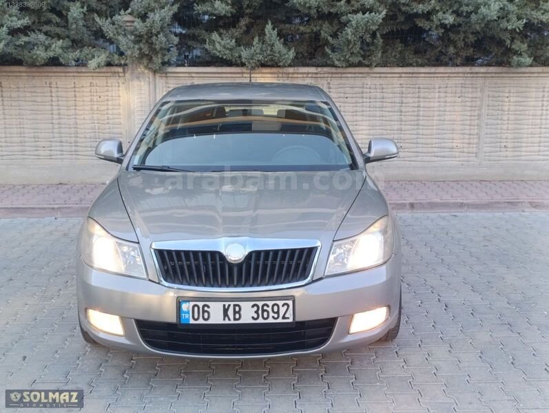 Galeriden Skoda Octavia 1.6 TDI Ambiente 2010 Model Konya 166.000 km Kahverengi