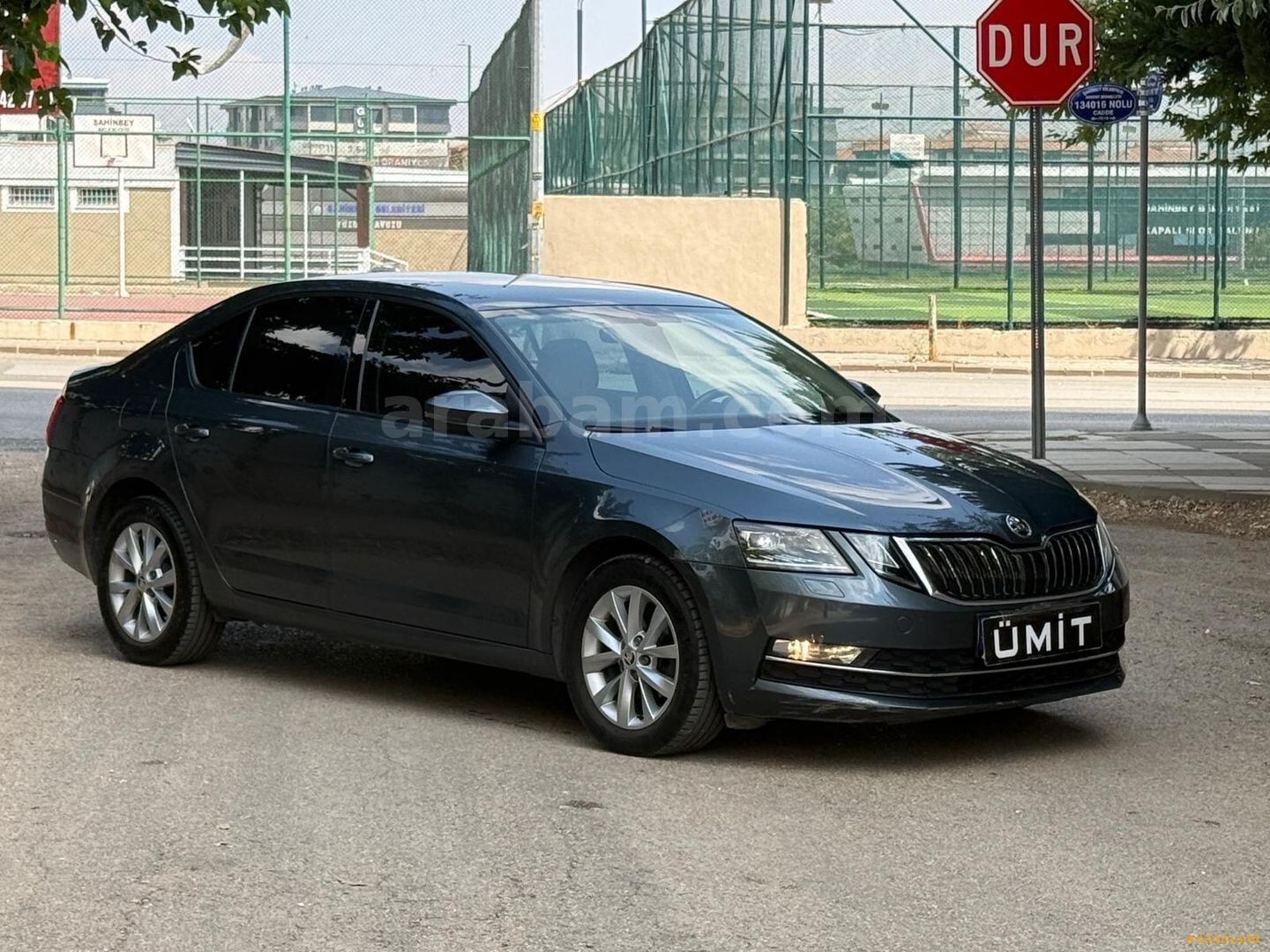 Galeriden Skoda Octavia 1.6 TDI Style 2019 Model Gaziantep 219.000 km Gri 2