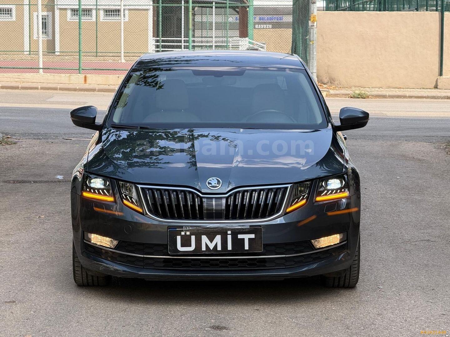 Galeriden Skoda Octavia 1.6 TDI Style 2019 Model Gaziantep 219.000 km Gri 1