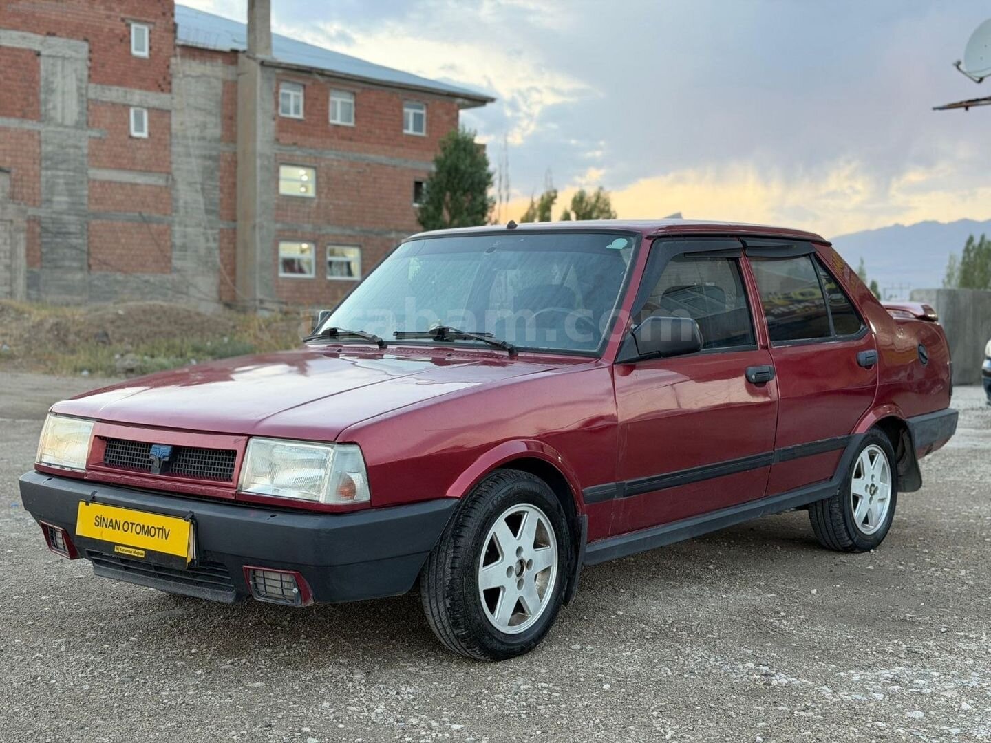 Galeriden Tofaş Şahin 1.6 ie 2001 Model Ağrı 500.000 km Kırmızı 5