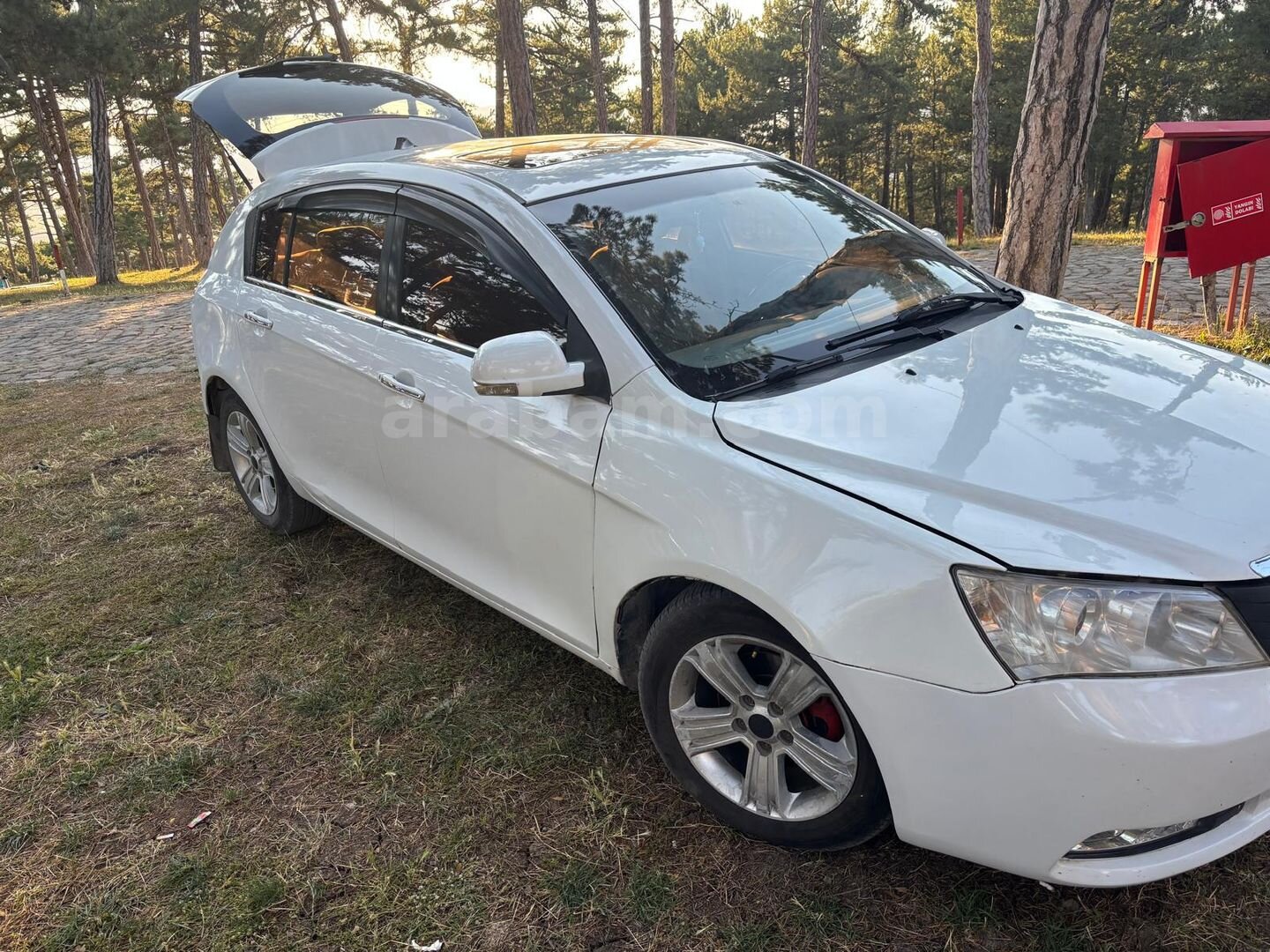 Sahibinden Geely Emgrand 1.5 GSL Premium SR 2012 Model Kütahya 239.000 km Beyaz 3