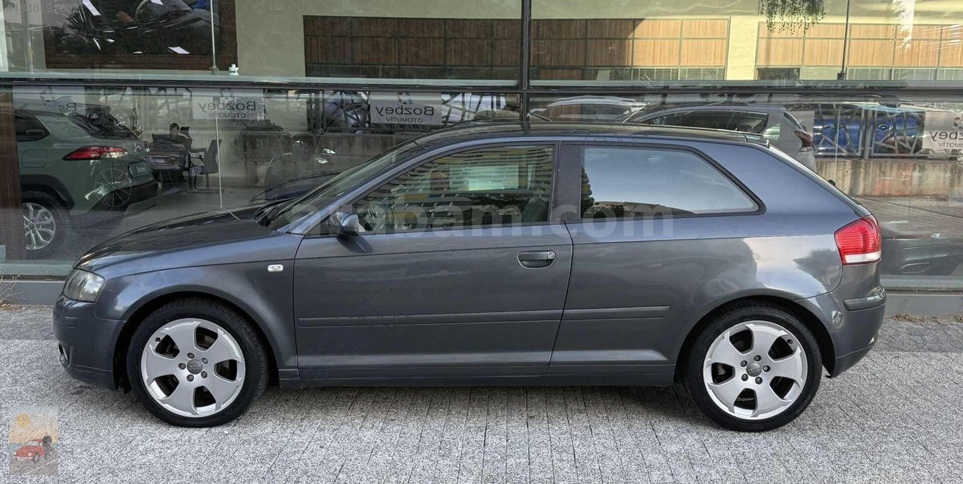 Galeriden Audi A3 Hatchback 1.6 Ambition 2005 Model İstanbul 154.000 km Siyah 5
