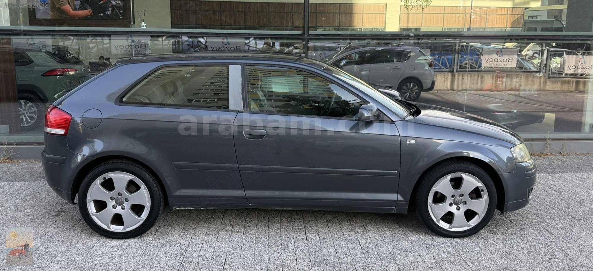 Galeriden Audi A3 Hatchback 1.6 Ambition 2005 Model İstanbul 154.000 km Siyah 4