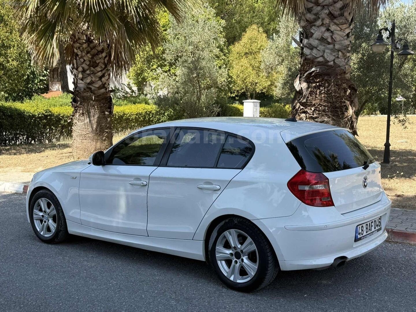 Galeriden BMW 1 Serisi 116i Comfort 2011 Model Muğla 116.000 km Beyaz 4