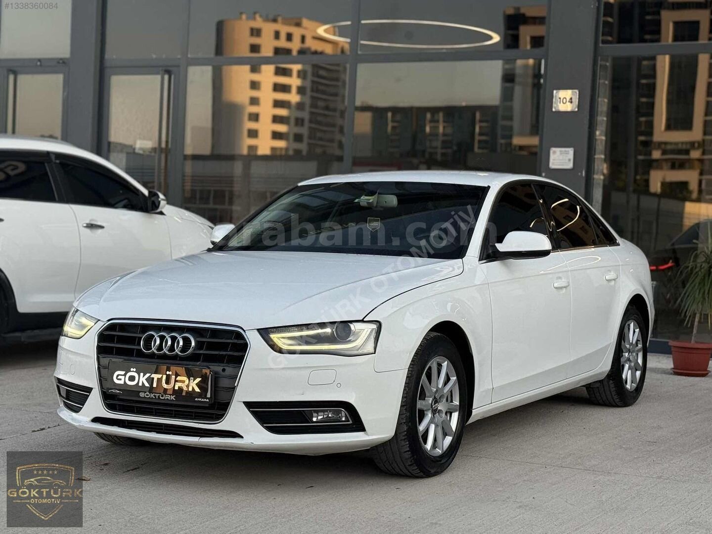 Galeriden Audi A4 Sedan 2.0 TDI 2013 Model Ankara 248.000 km Beyaz 3