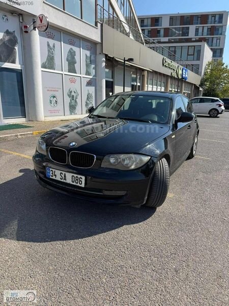 Galeriden BMW 1 Serisi 116i Premium 2010 Model İstanbul 172.000 km Siyah