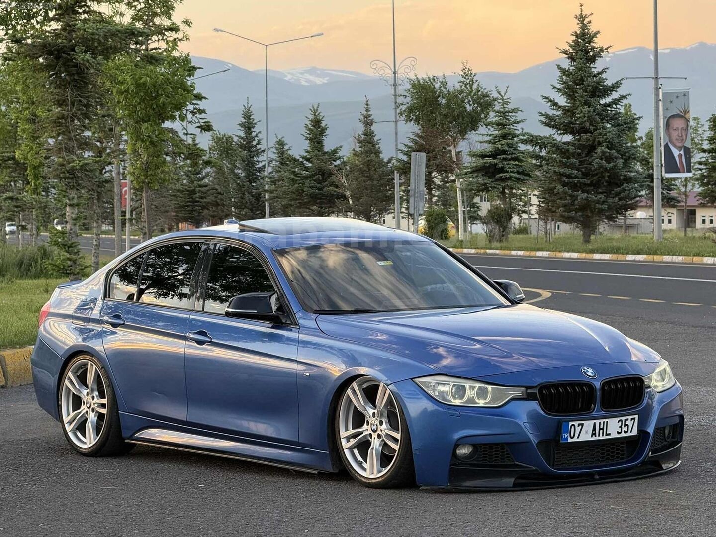 Galeriden BMW 3 Serisi 316i M Sport 2015 Model Erzurum 197.000 km Mavi 1