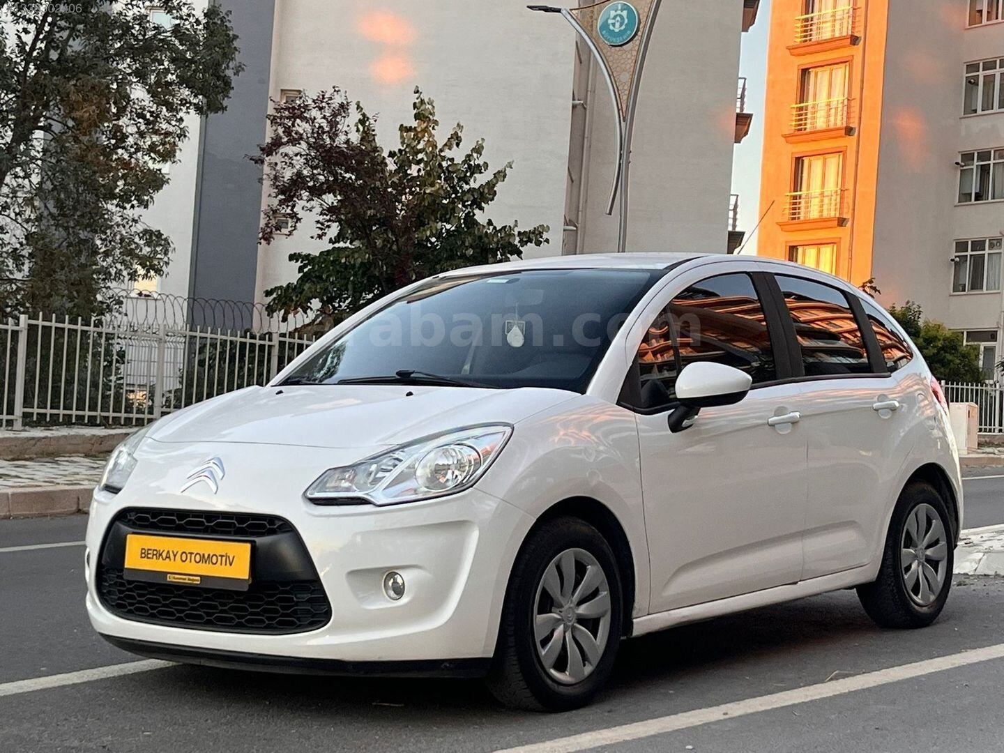 Galeriden Citroen C3 1.4 HDi Attraction 2011 Model Kocaeli 149.000 km Beyaz 3