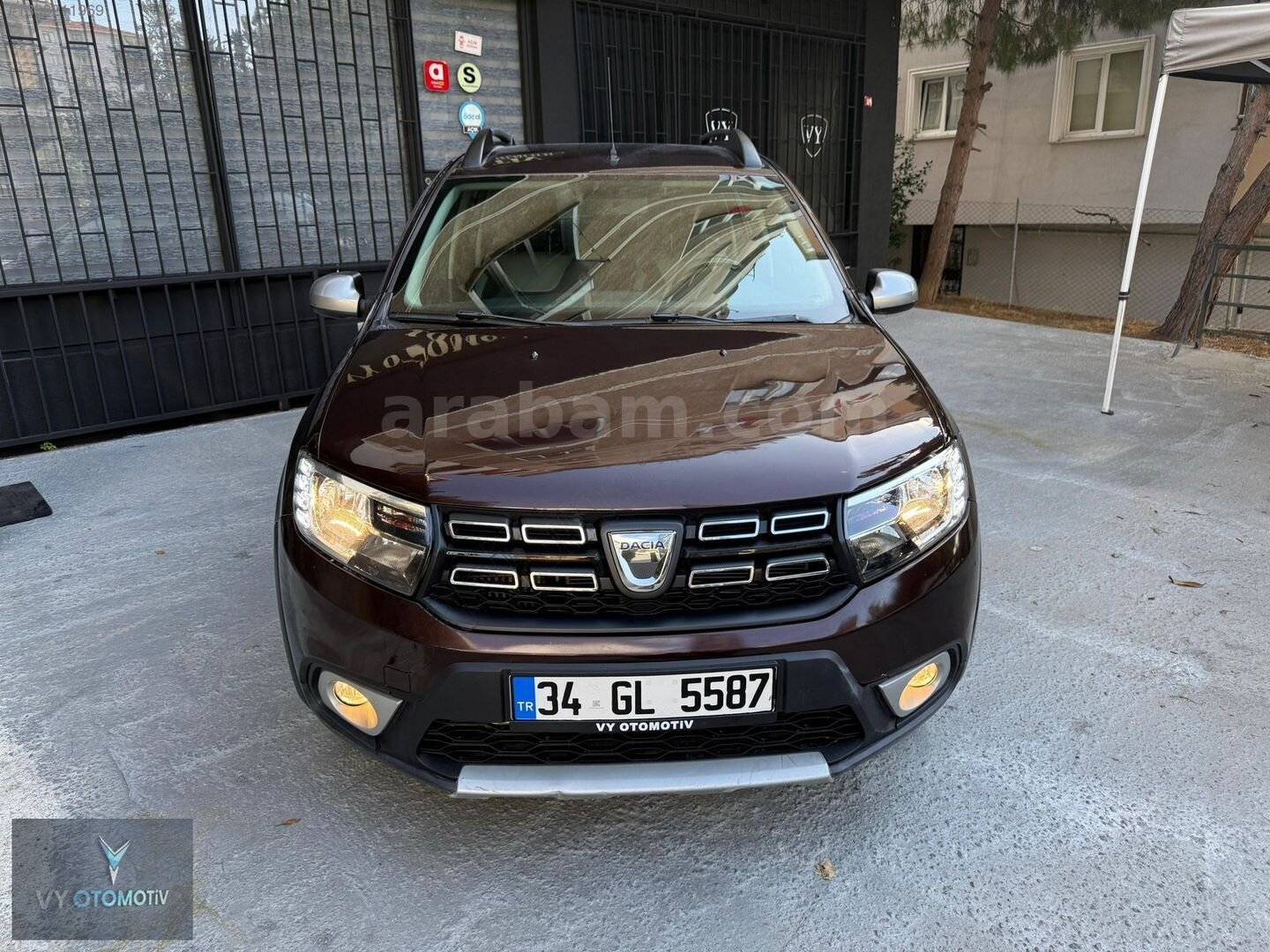 Galeriden Dacia Sandero 0.9 TCe Stepway Easy-R 2017 Model İstanbul 54.000 km Kahverengi 2