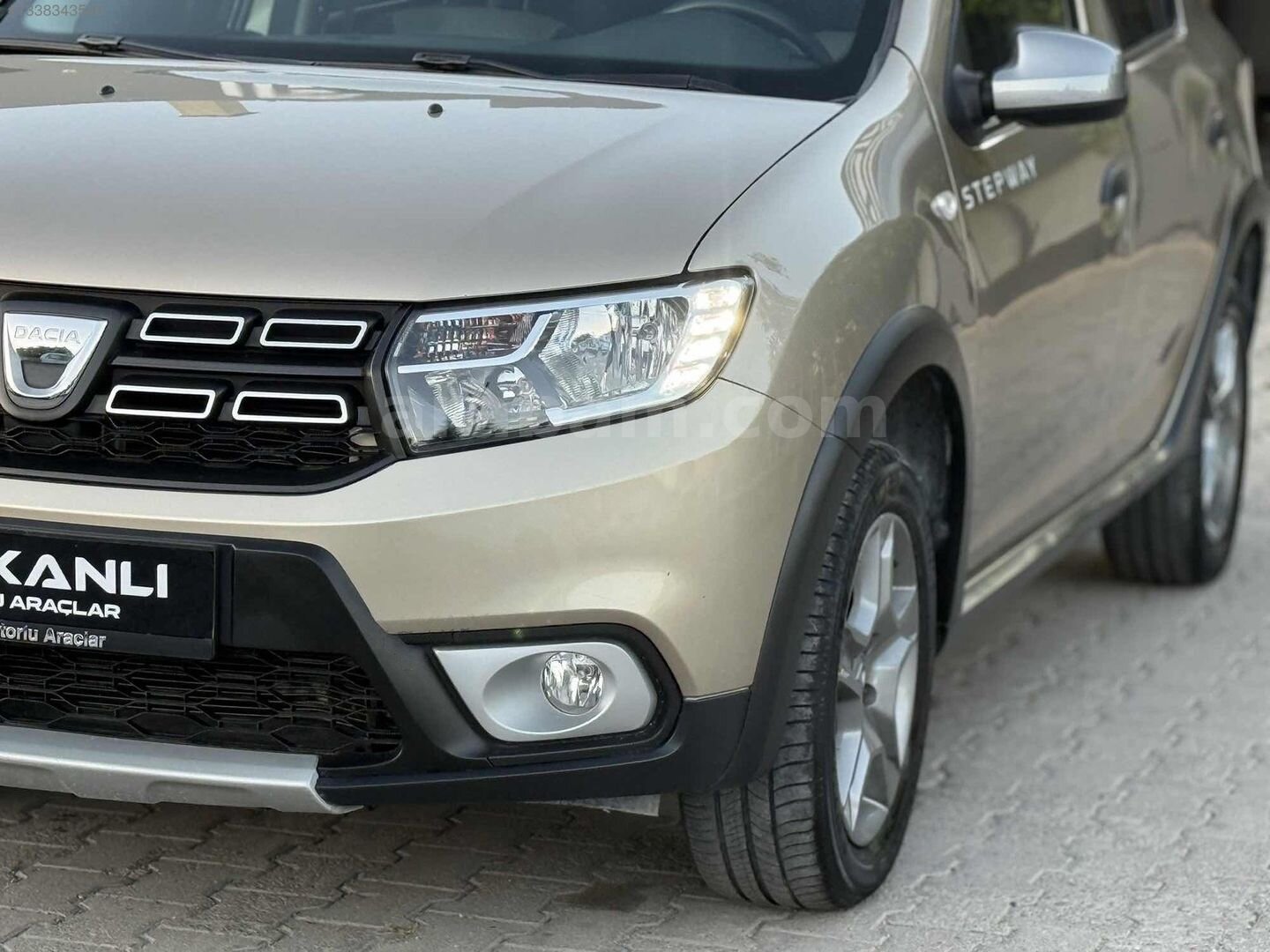 Galeriden Dacia Sandero 0.9 TCe Turbo Stepway 2020 Model Niğde 55.000 km Bej 4
