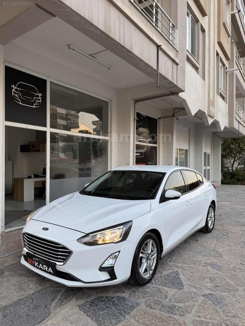 Galeriden Ford Focus 1.5 EcoBlue Trend X 2020 Model Muğla 121.000 km Beyaz 2