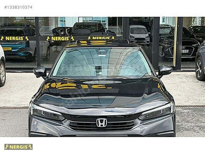 Galeriden Honda Civic 1.5 i-VTEC Executive Plus 2023 Model İstanbul 70.000 km Siyah