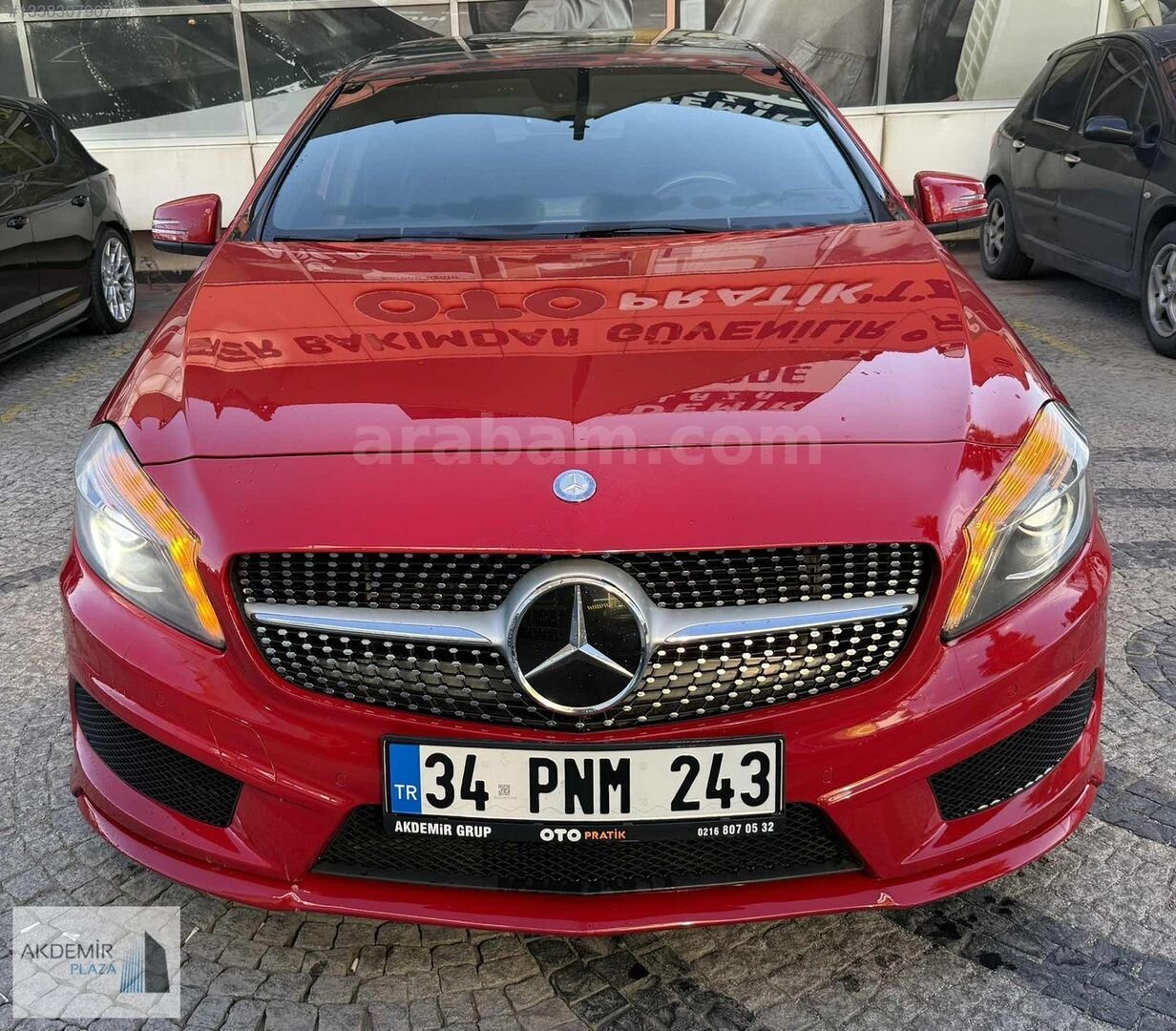 Galeriden Mercedes - Benz A 180 AMG Sport 2015 Model İstanbul 157.000 km Kırmızı 2
