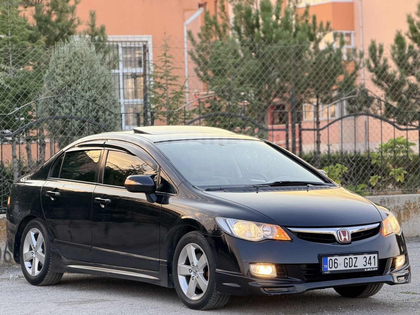 Galeriden Honda Civic 1.6i VTEC Elegance 2007 Model Ankara 175.000 km Siyah 3