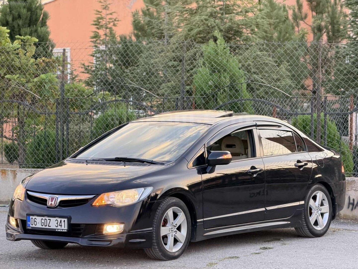Galeriden Honda Civic 1.6i VTEC Elegance 2007 Model Ankara 175.000 km Siyah 4