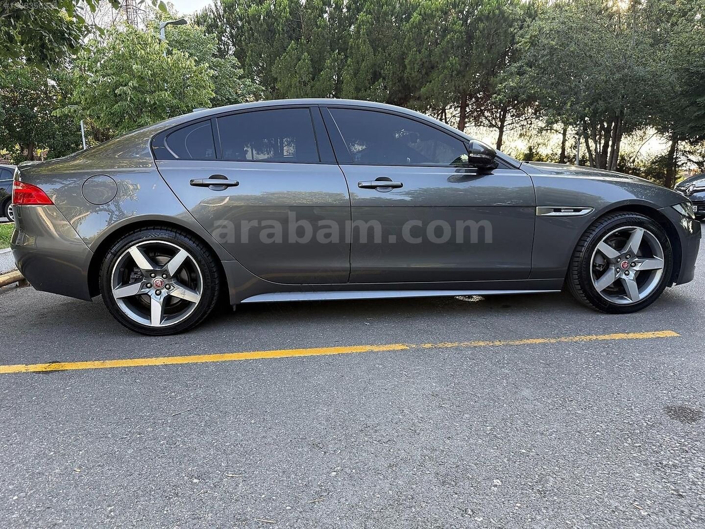 Galeriden Jaguar XE 2.0 D R-Sport Plus 2016 Model Sakarya 135.000 km Füme 7