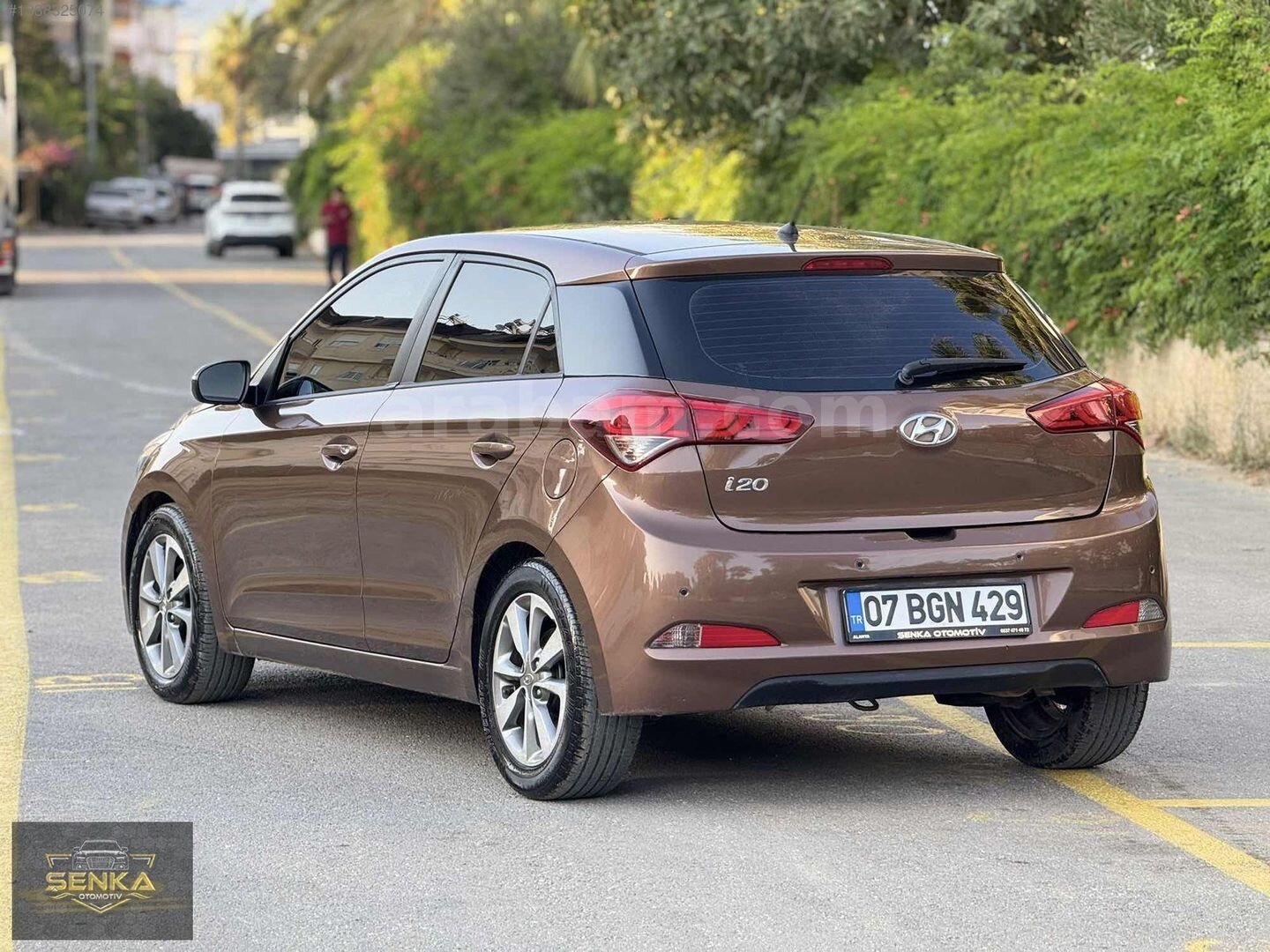 Galeriden Hyundai i20 1.4 MPI Style 2015 Model Antalya 124.000 km Kahverengi 7
