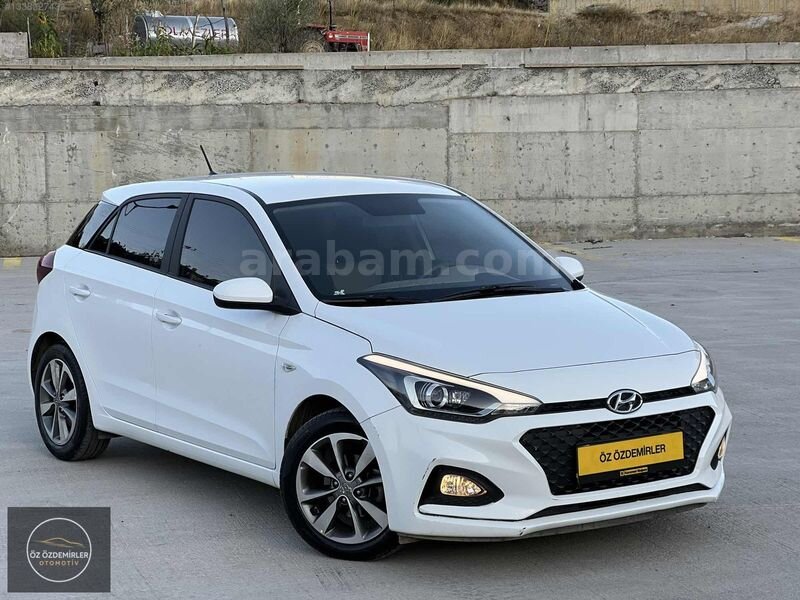 Galeriden Hyundai i20 1.4 MPI Style 2020 Model Yozgat 41.000 km Beyaz