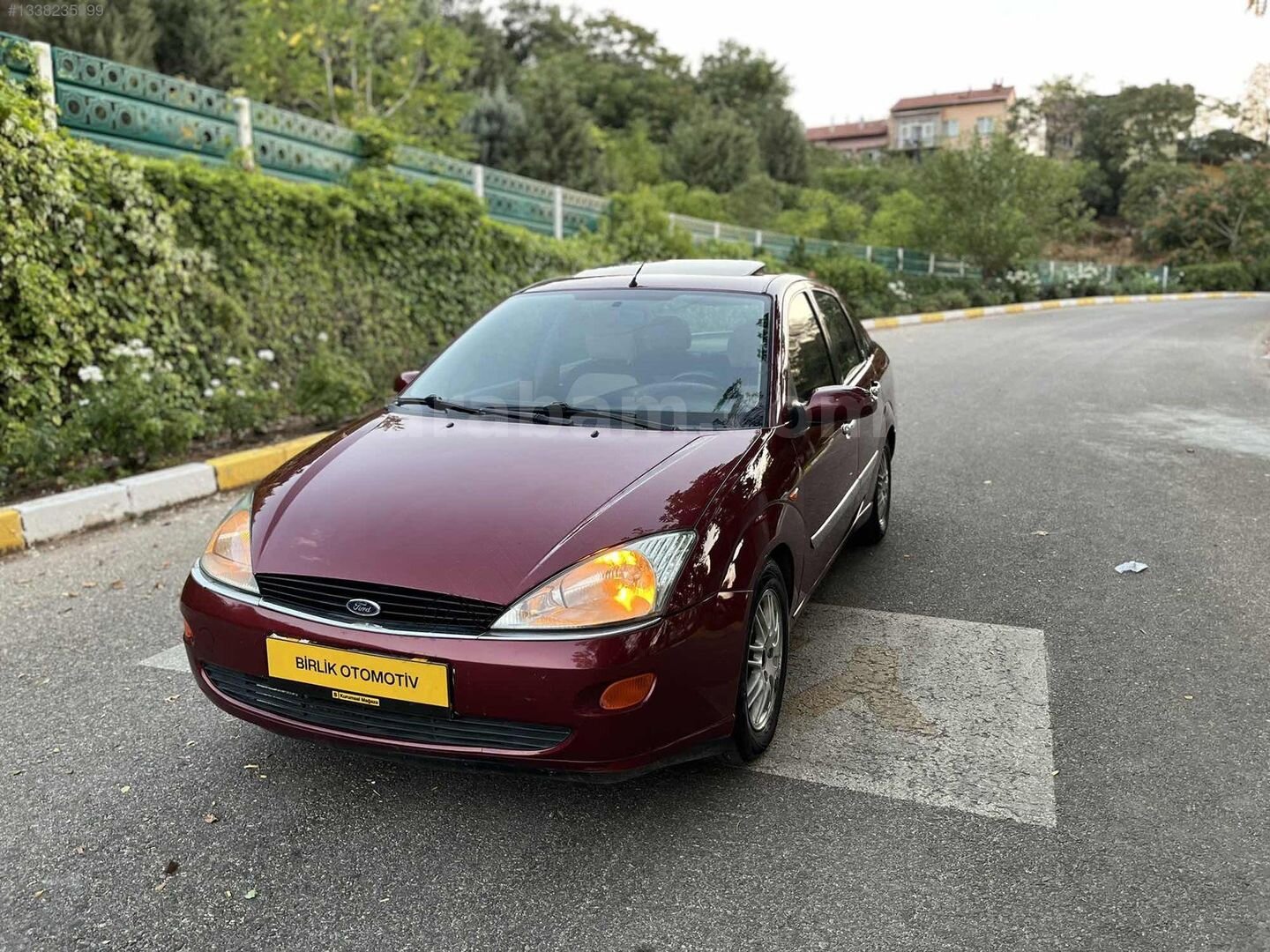 Galeriden Ford Focus 1.6 Ghia 2000 Model Uşak 290.000 km Bordo 4