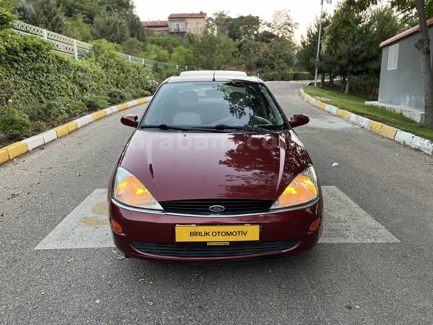 Galeriden Ford Focus 1.6 Ghia 2000 Model Uşak 290.000 km Bordo 2