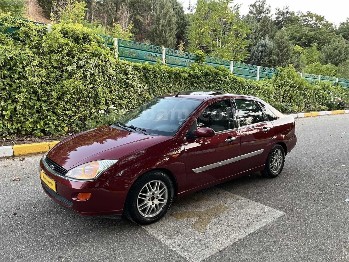 Galeriden Ford Focus 1.6 Ghia 2000 Model Uşak 290.000 km Bordo 6