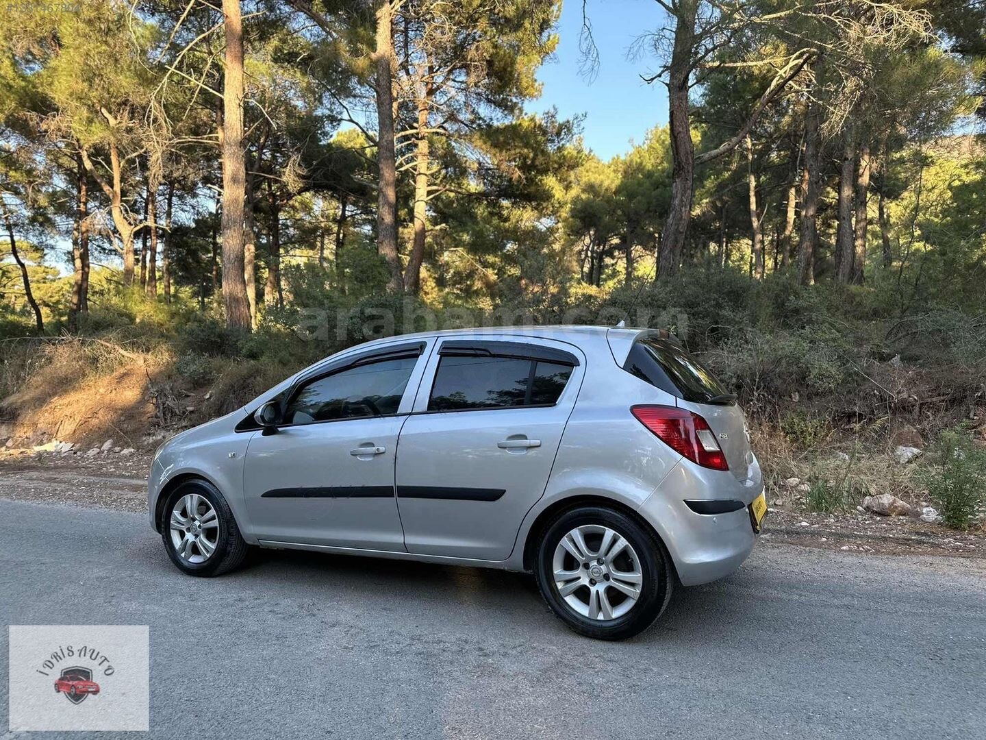 Galeriden Opel Corsa 1.2 Twinport Enjoy 2009 Model Manisa 245.000 km Gri 6