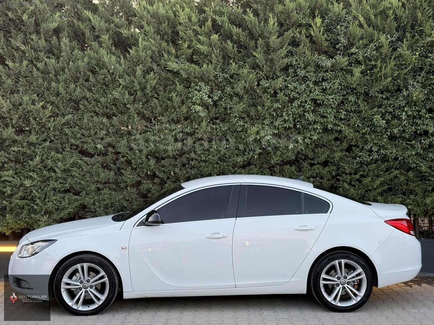 Galeriden Opel Insignia 1.4 T Edition Elegance 2012 Model Balıkesir 177.000 km Beyaz 7