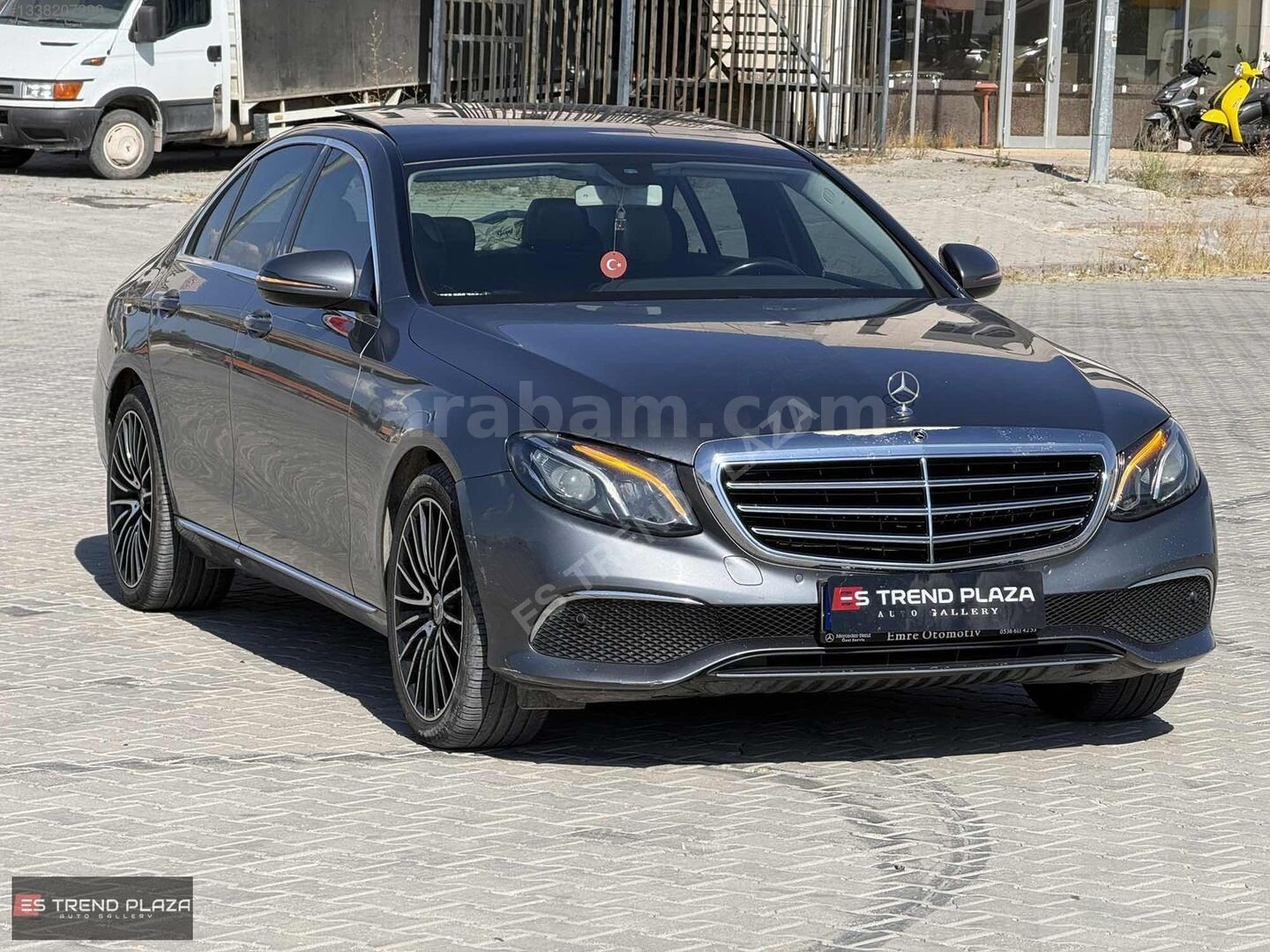 Galeriden Mercedes - Benz E 220 D Exclusive 2018 Model Eskişehir 197.500 km Gri 4