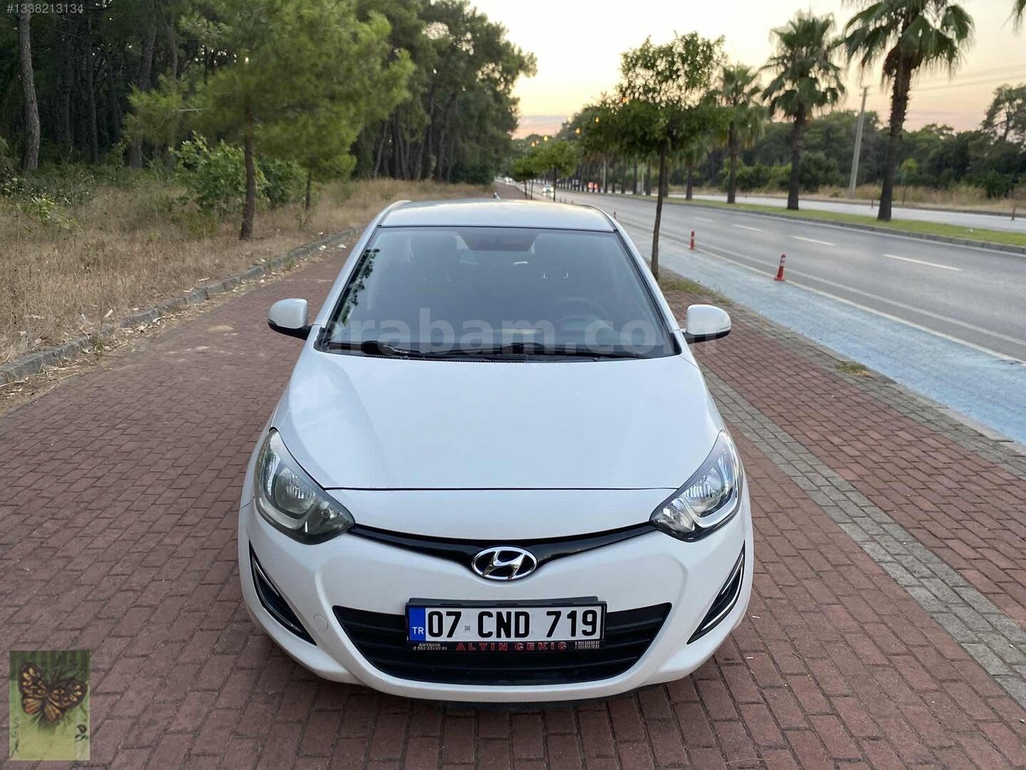 Galeriden Hyundai i20 1.4 CVVT Sense 2012 Model Antalya 124.000 km Beyaz 3