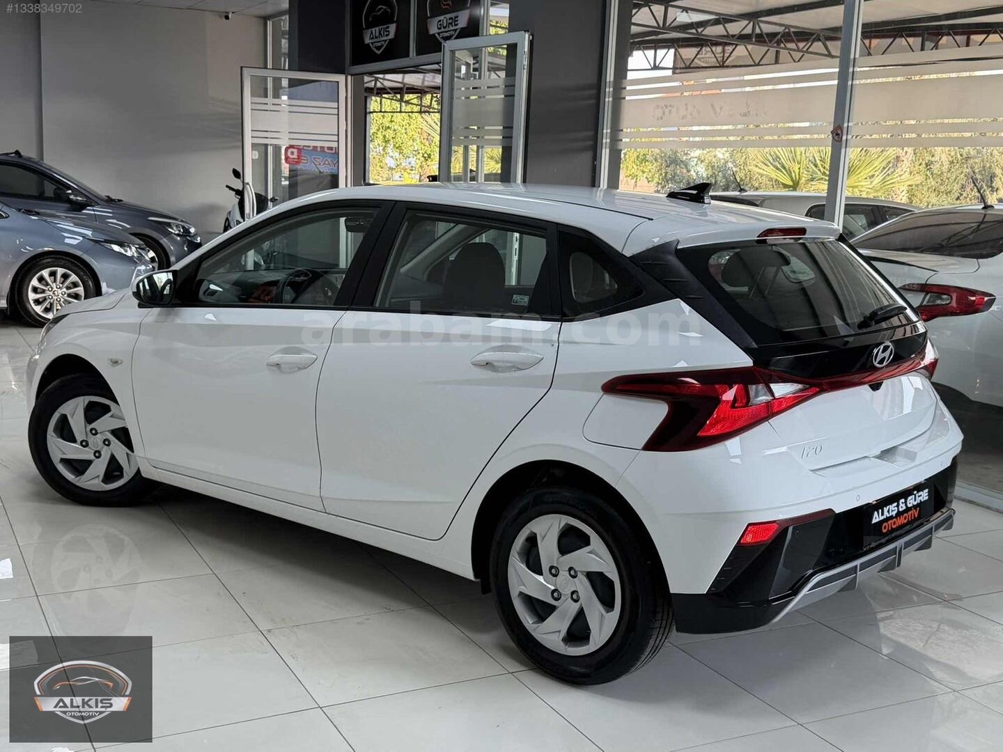 Galeriden Hyundai i20 1.0 T-GDI Jump 2026 Model İzmir 12.000 km Beyaz 7