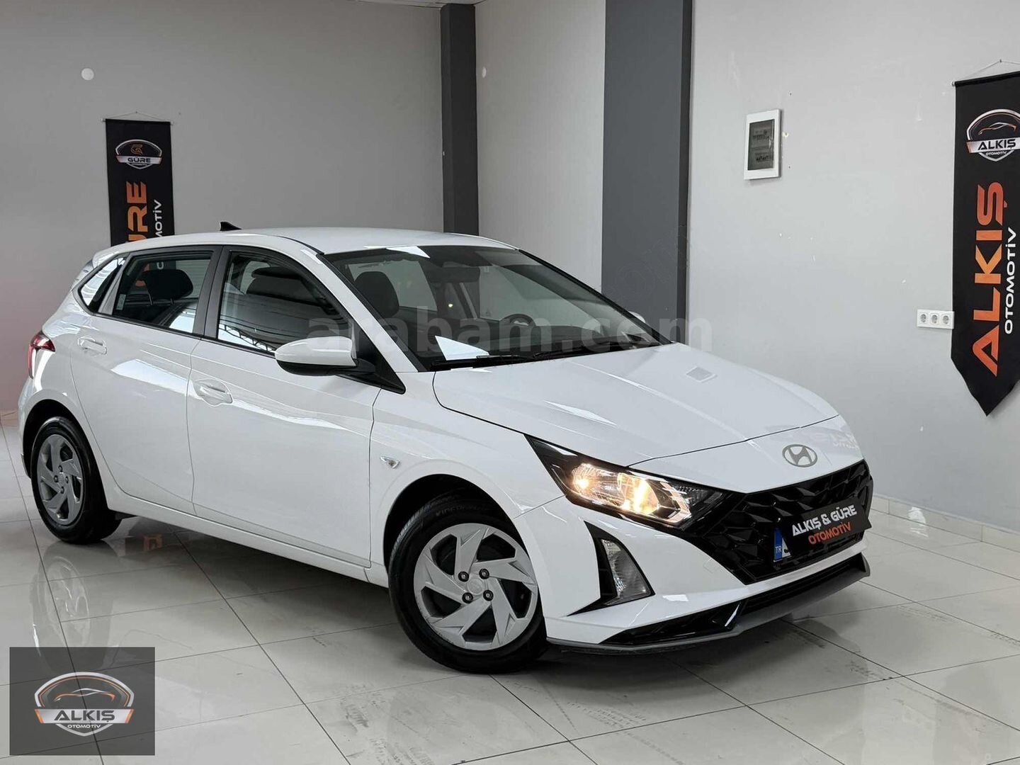 Galeriden Hyundai i20 1.0 T-GDI Jump 2026 Model İzmir 12.000 km Beyaz 2
