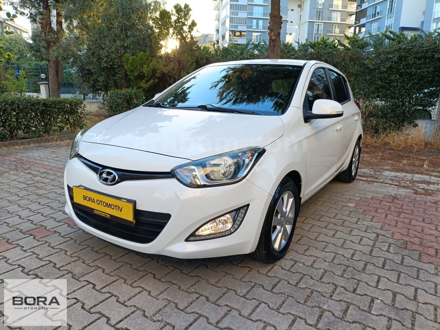 Galeriden Hyundai i20 1.2 D-CVVT Sense 2014 Model Bursa 58.000 km Beyaz 3