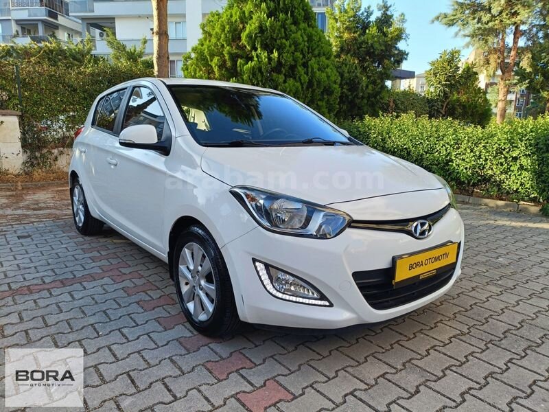 Galeriden Hyundai i20 1.2 D-CVVT Sense 2014 Model Bursa 58.000 km Beyaz 1