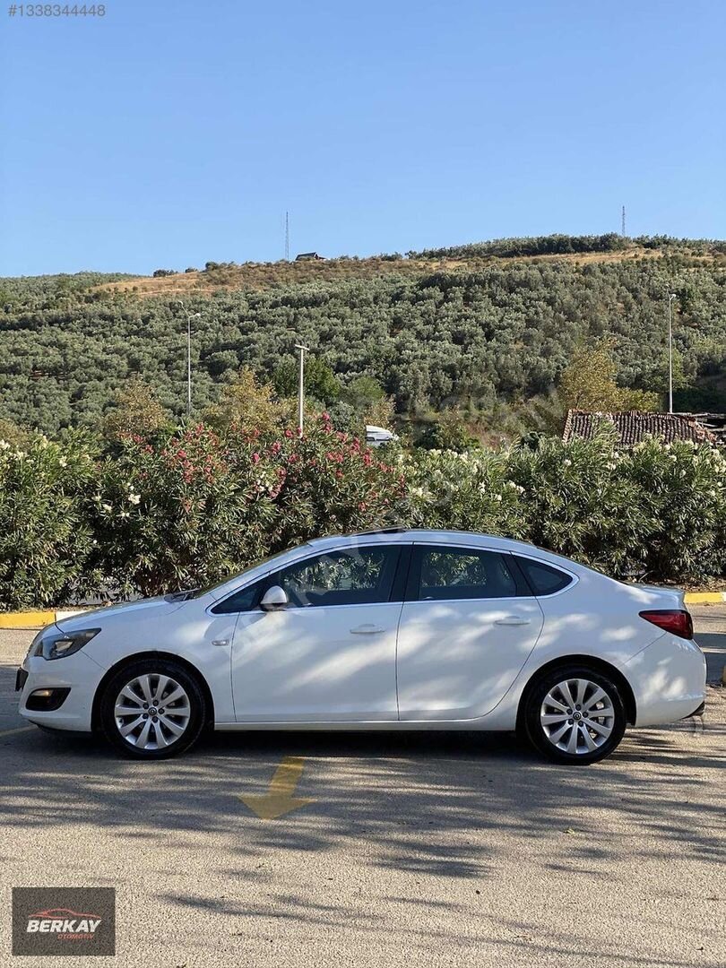 Galeriden Opel Astra 1.4 T Sport 2017 Model Bursa 216.000 km Beyaz 4