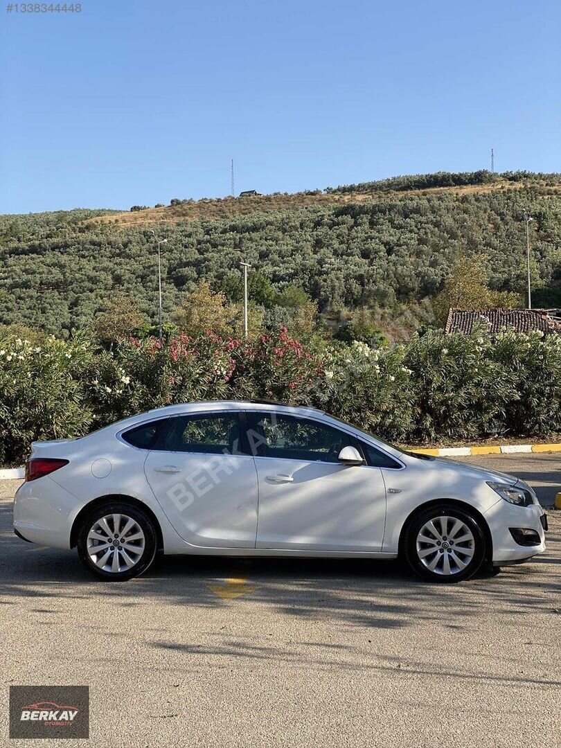 Galeriden Opel Astra 1.4 T Sport 2017 Model Bursa 216.000 km Beyaz 5