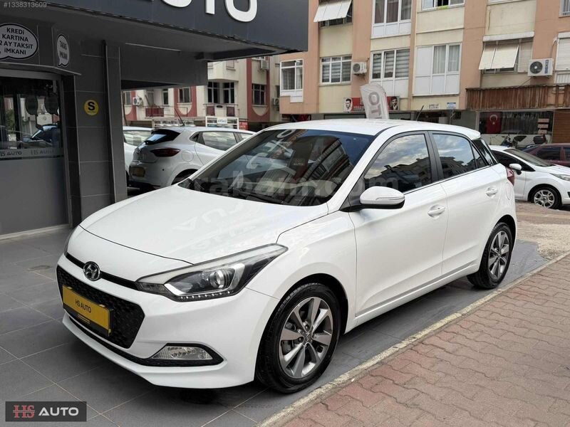 Galeriden Hyundai i20 1.2 MPI Style 2016 Model Antalya 104.000 km Beyaz
