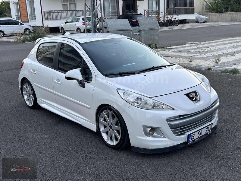 Galeriden Peugeot 207 1.4 HDi Trendy 2011 Model Konya 210.000 km Beyaz