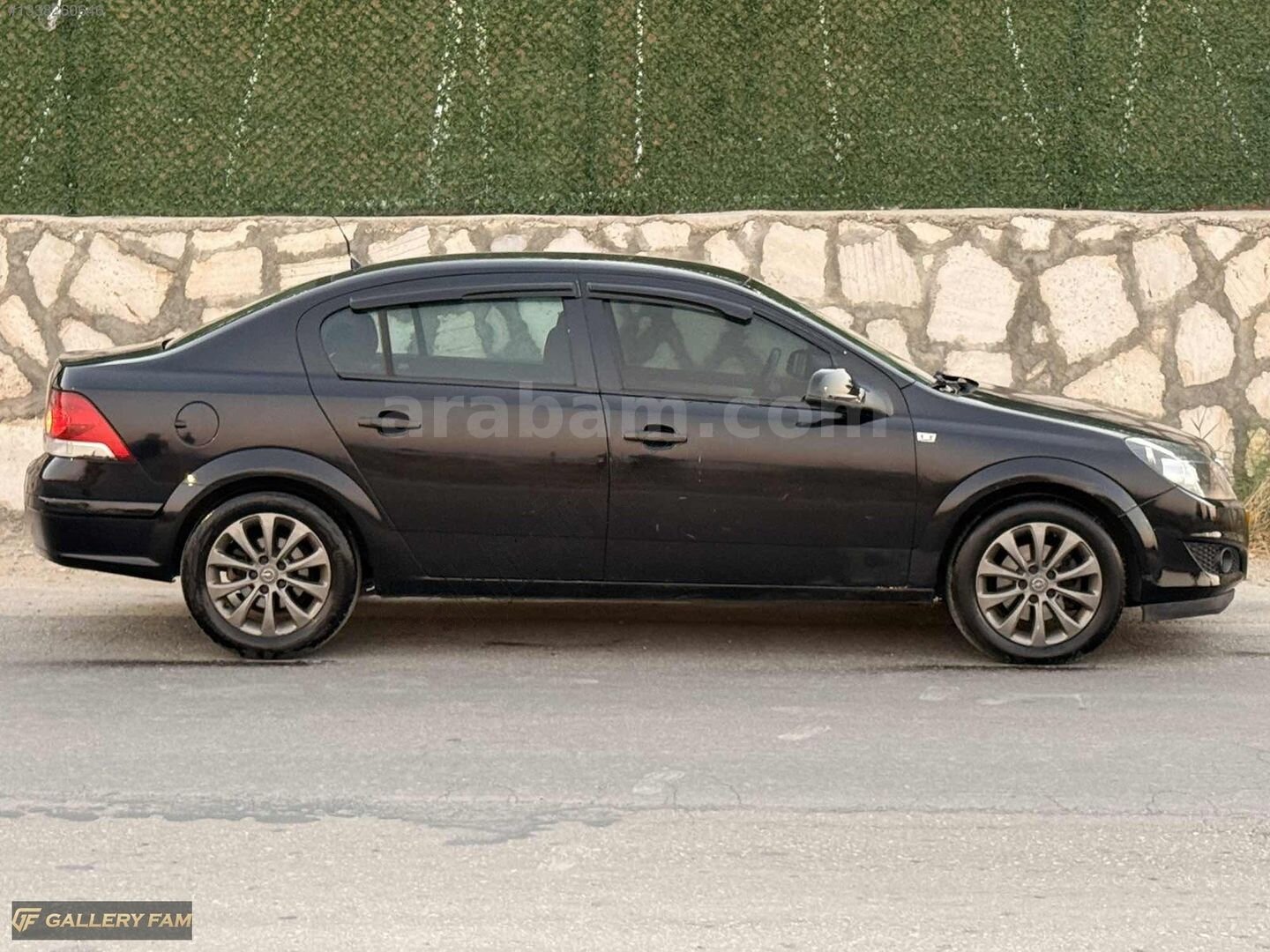 Galeriden Opel Astra 1.6 Enjoy 111.Yıl 2011 Model Denizli 234.000 km Siyah 5