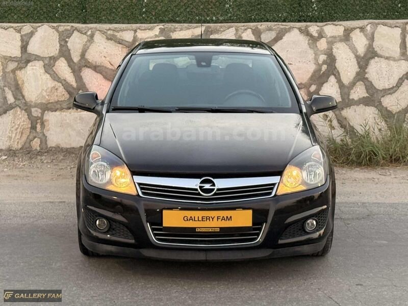 Galeriden Opel Astra 1.6 Enjoy 111.Yıl 2011 Model Denizli 234.000 km Siyah