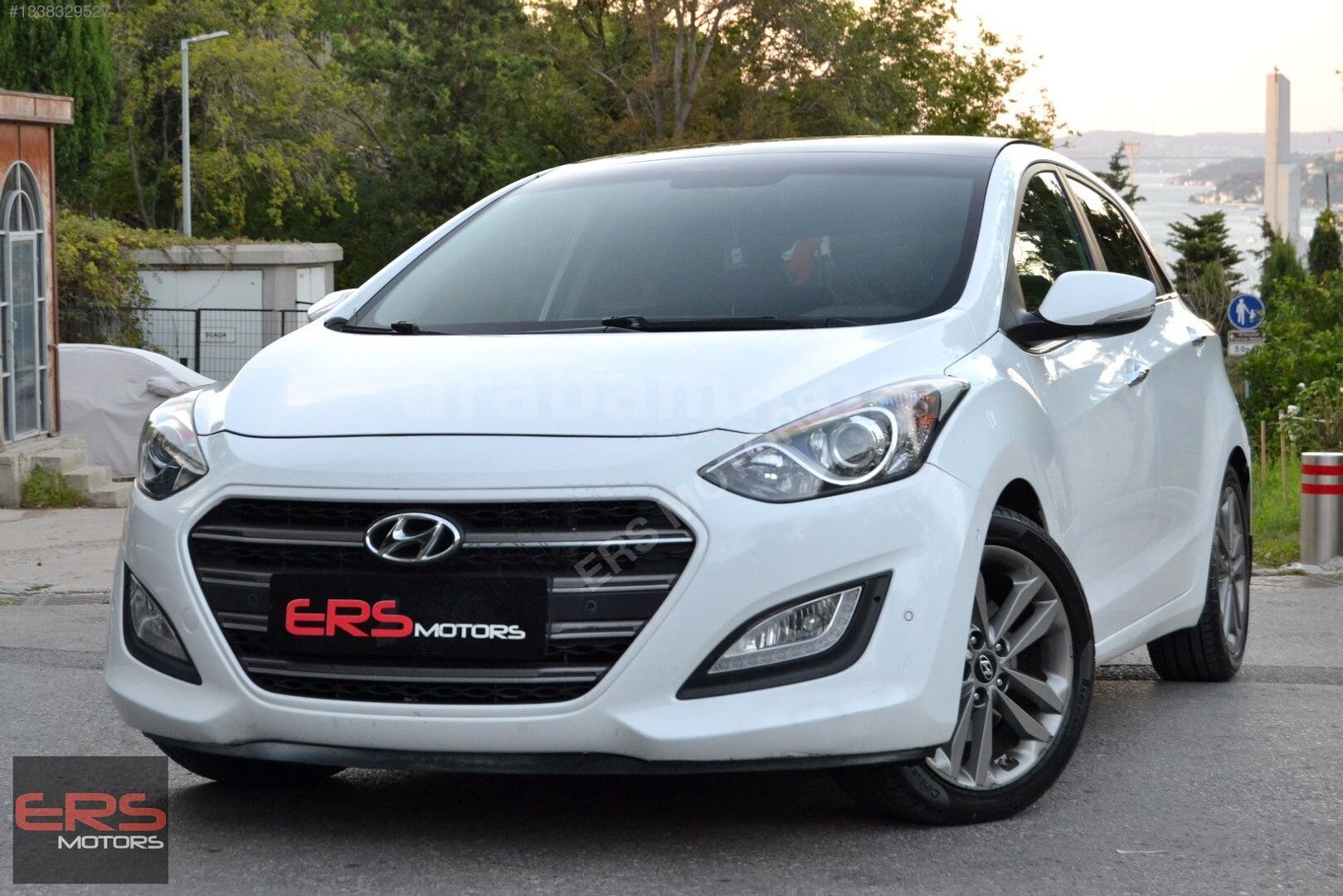Galeriden Hyundai i30 1.6 CRDi Elite 2015 Model İstanbul 136.000 km Beyaz 6