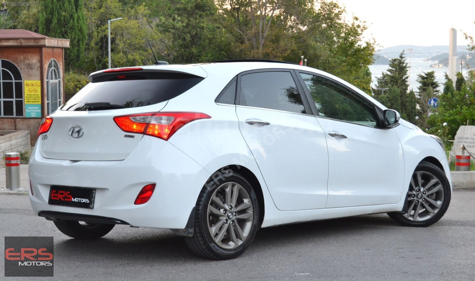 Galeriden Hyundai i30 1.6 CRDi Elite 2015 Model İstanbul 136.000 km Beyaz 2