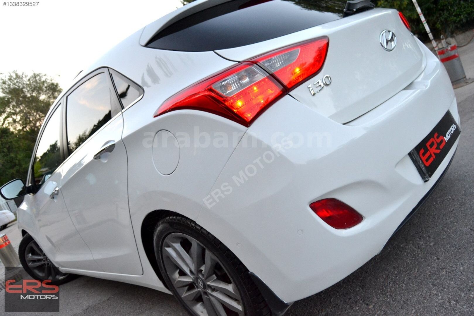 Galeriden Hyundai i30 1.6 CRDi Elite 2015 Model İstanbul 136.000 km Beyaz 7