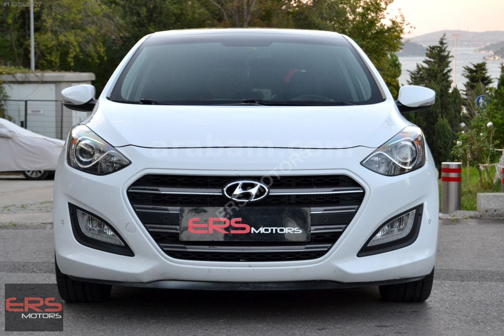 Galeriden Hyundai i30 1.6 CRDi Elite 2015 Model İstanbul 136.000 km Beyaz 3